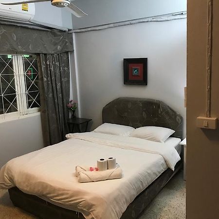 Scandalic Bar And Guest House Pattaya Exterior photo